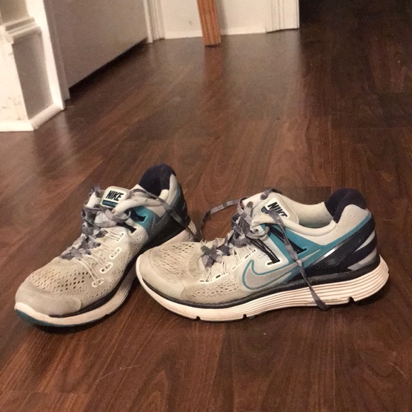 Nike sneakers - Picture 1 of 4